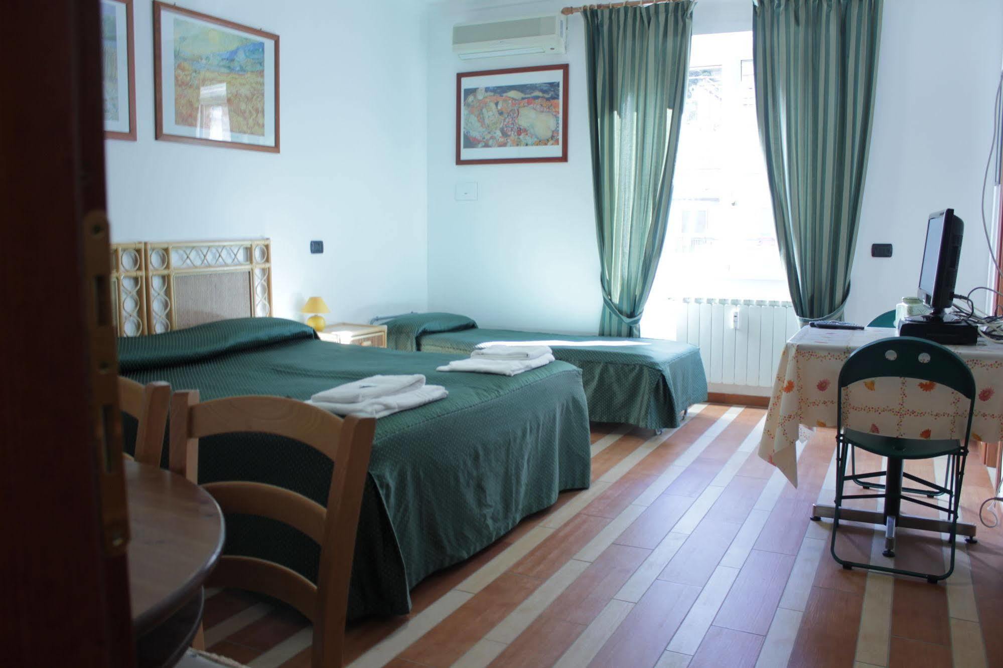 Tourist House Romaアパートホテル エクステリア 写真