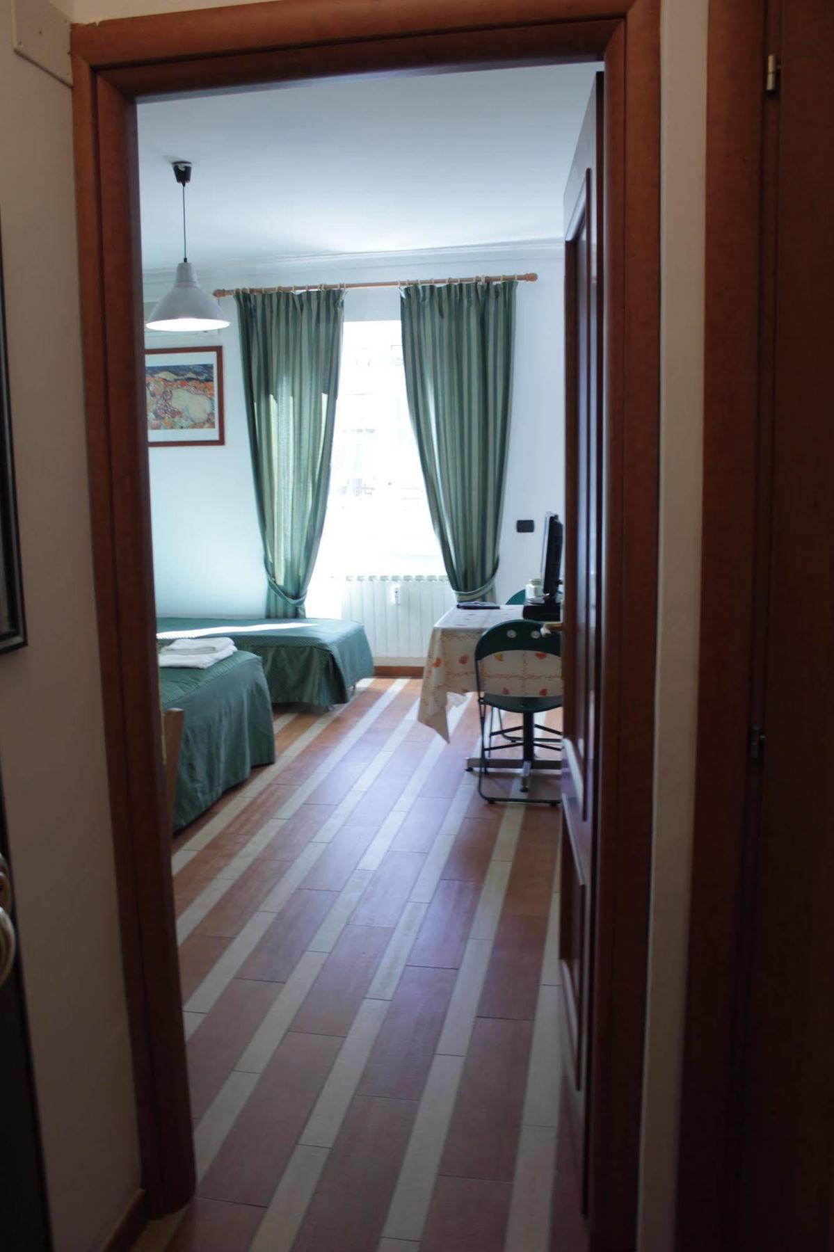 Tourist House Romaアパートホテル エクステリア 写真